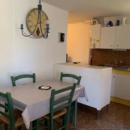 Apartment T2 Pour 4 Pers, Proche Et Commerces, Parking, Clim, Wi-fi - Fr-1-607-223 *