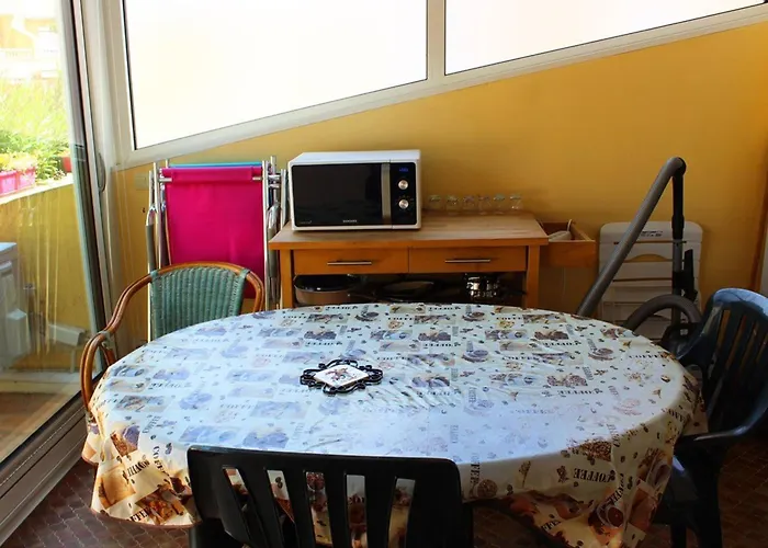 T2 Pour 4 Pers, Proche Et Commerces, Parking, Clim, Wi-fi - Fr-1-607-223 Agde