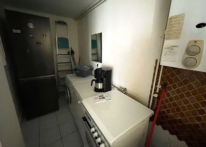 T2 Pour 4 Pers, Proche Et Commerces, Parking, Clim, Wi-fi - Fr-1-607-223 Agde